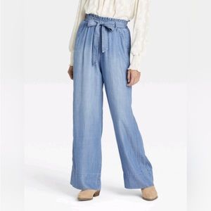 New with tags Women's high-rise wide leg pants-lightweight fabric